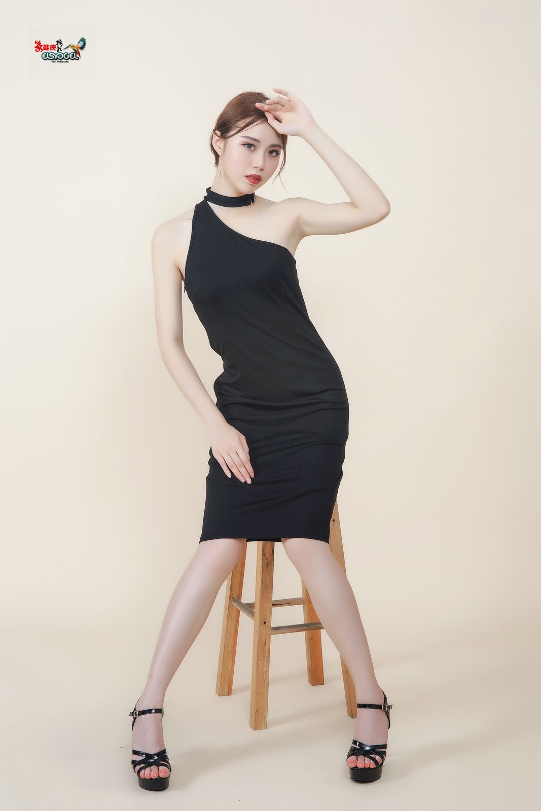 【黑裙少女】---米奇