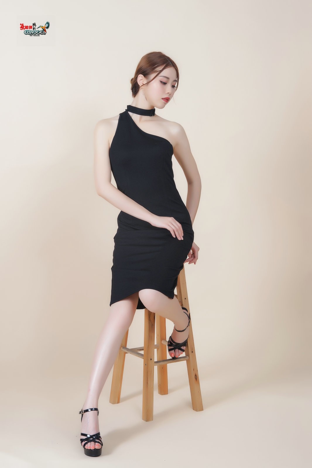 【黑裙少女】---米奇