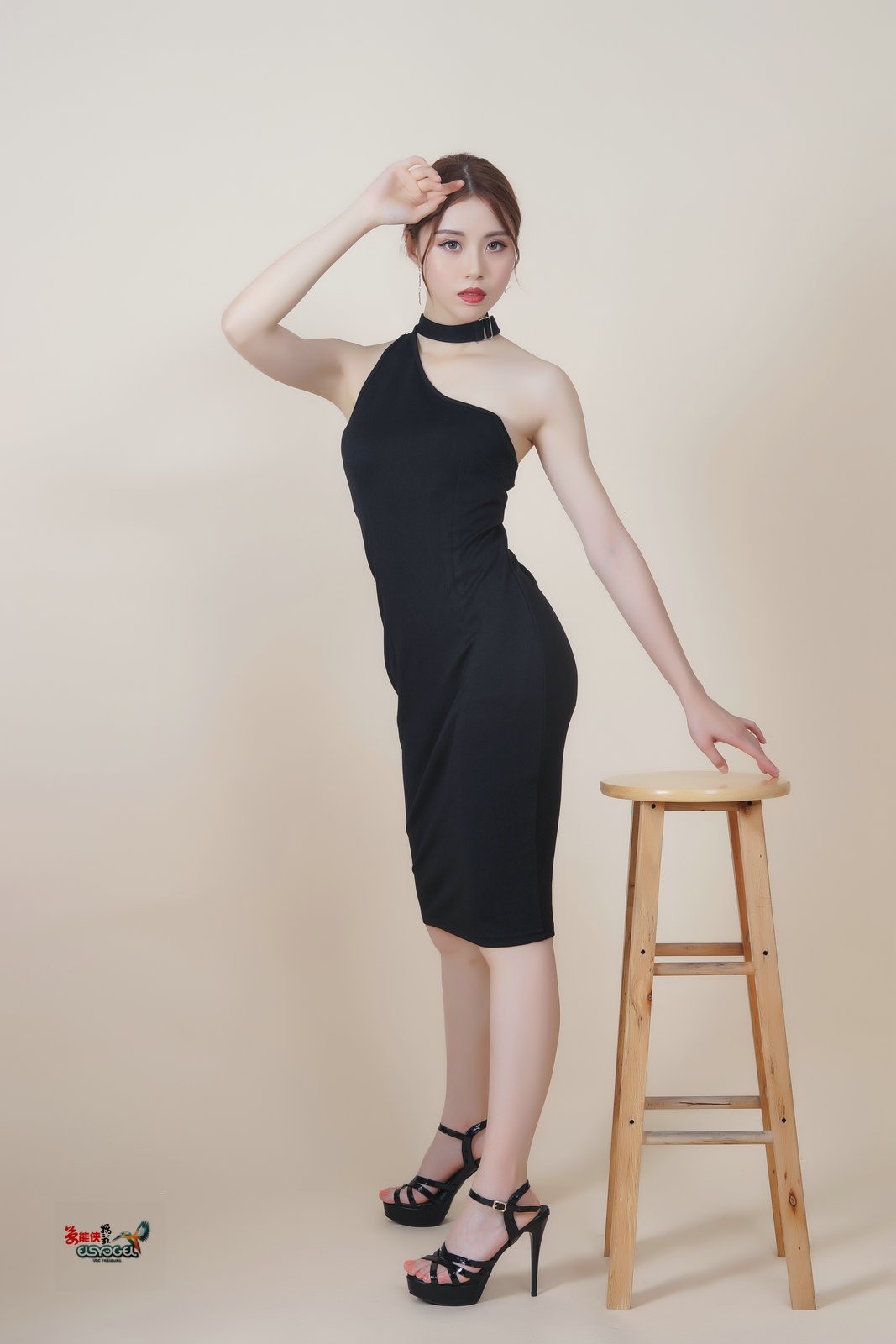 【黑裙少女】---米奇