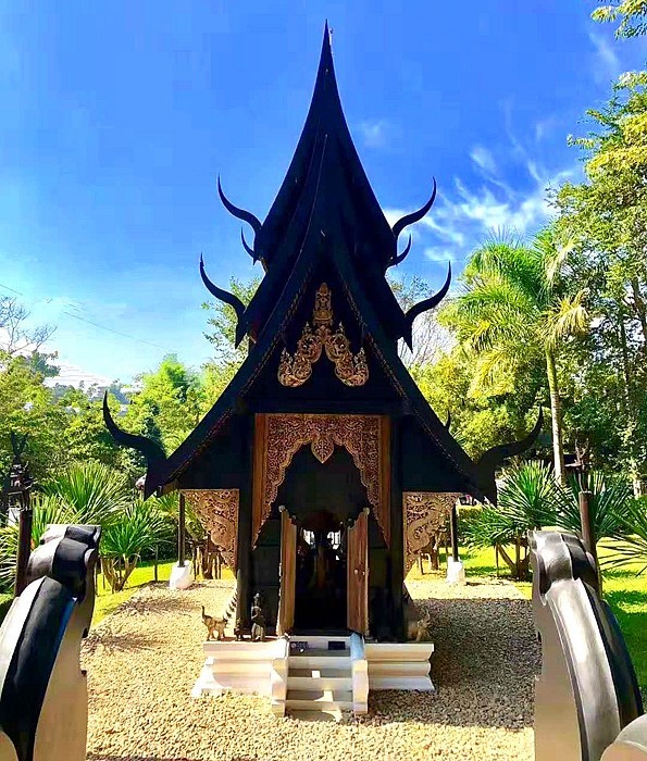 《不老松：中游国旅：异国风情：手机篇》27清莱黑庙～其实是私家艺术博物馆。