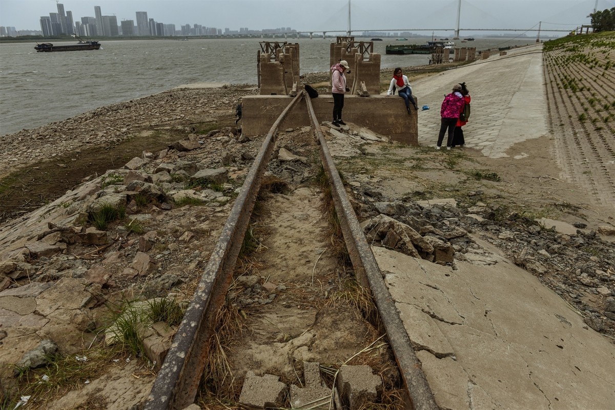 枯水后露出的旧码头