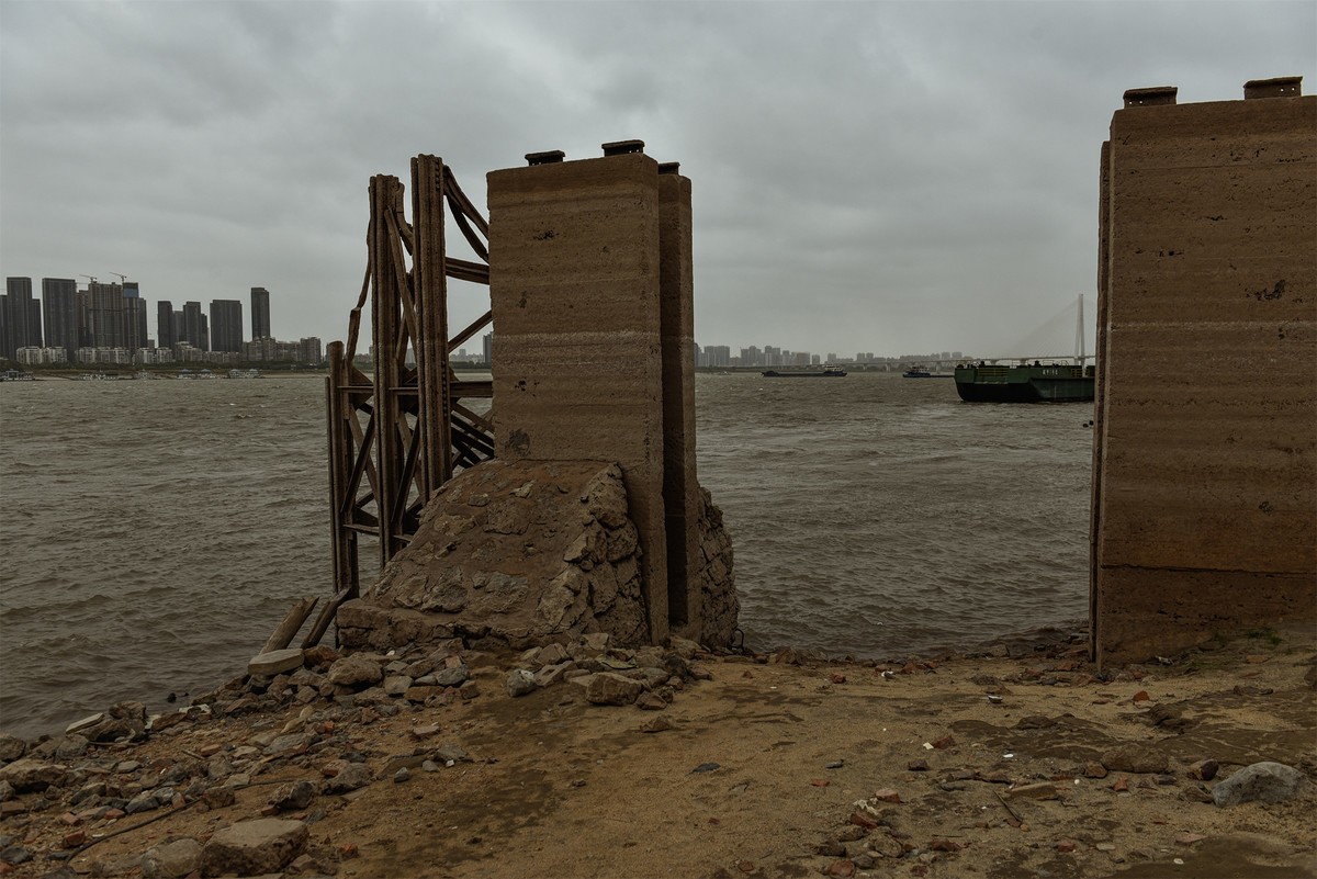 枯水后露出的旧码头