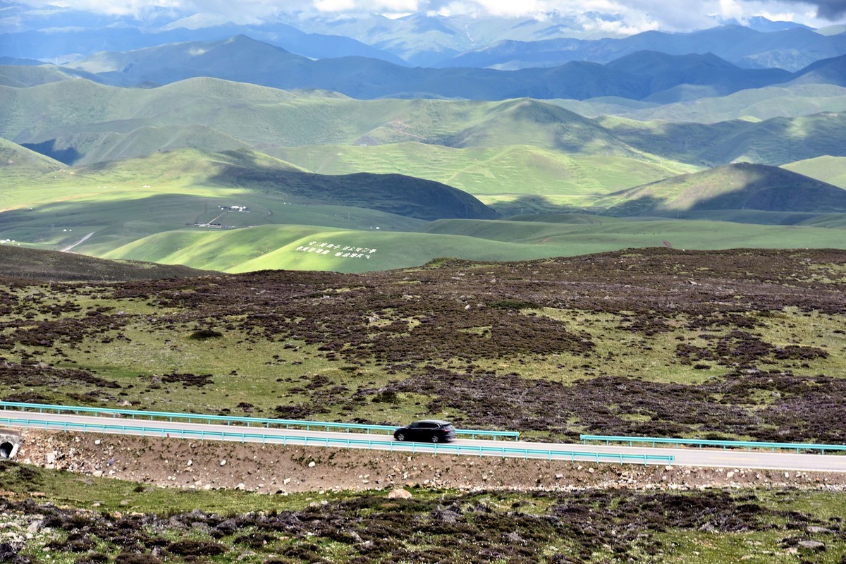 318边上美丽的川西风景，