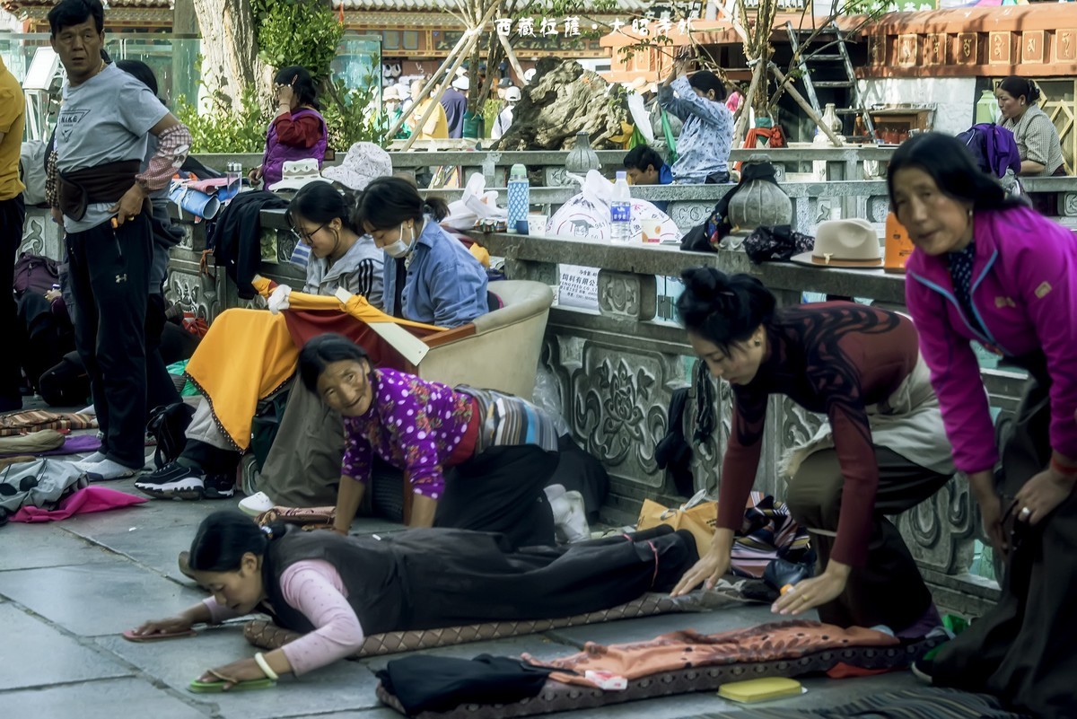 西藏拉萨：大昭寺外八廓街