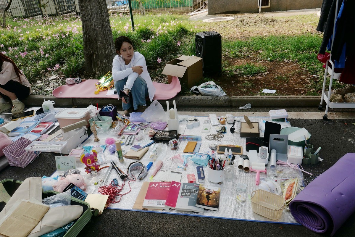 毕业季--大学生的“跳蚤市场”！（中南民族大学）