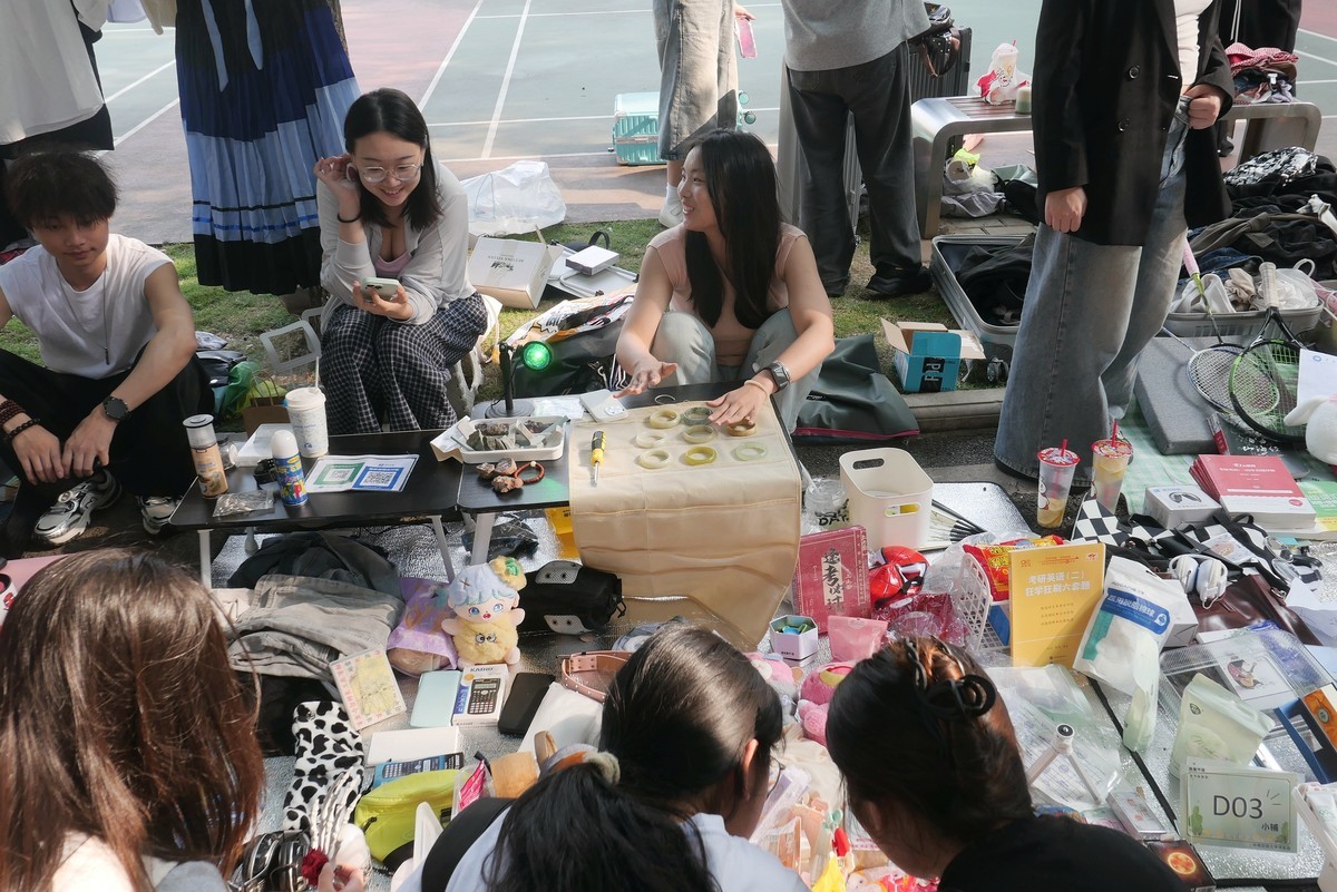 毕业季--大学生的“跳蚤市场”！（中南民族大学）
