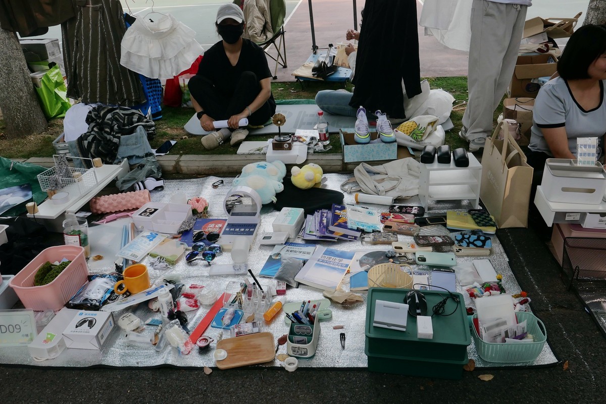 毕业季--大学生的“跳蚤市场”！（中南民族大学）