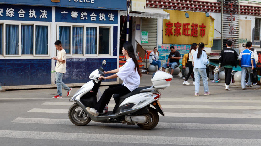 木里藏族自治县练习人文街拍