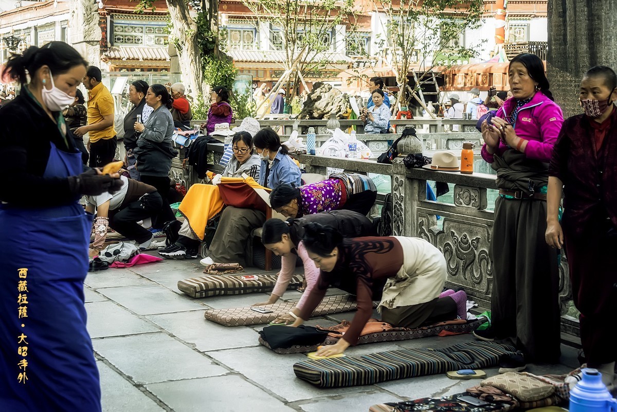 西藏拉萨：大昭寺外八廓街