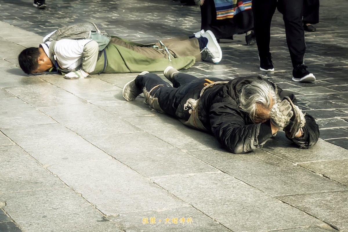 西藏拉萨：大昭寺外八廓街
