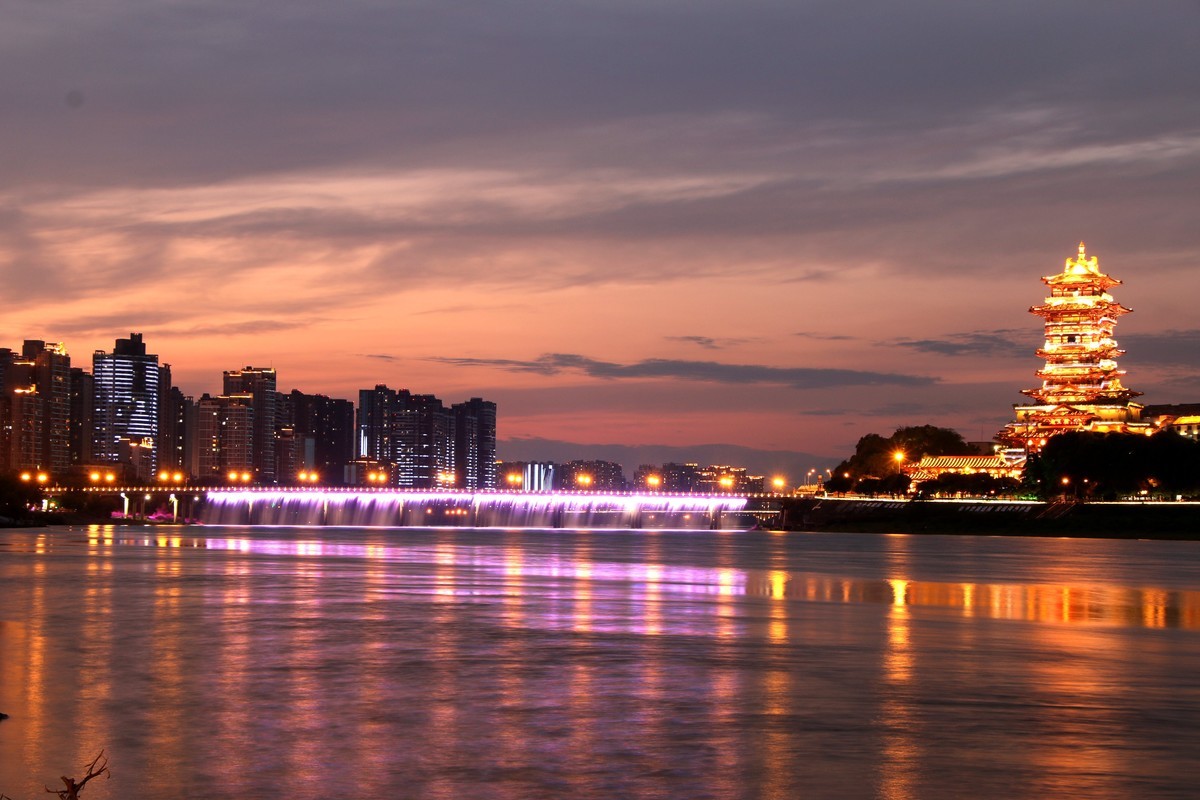 拍夜景上瘾，刚好遇到今天的霞光！