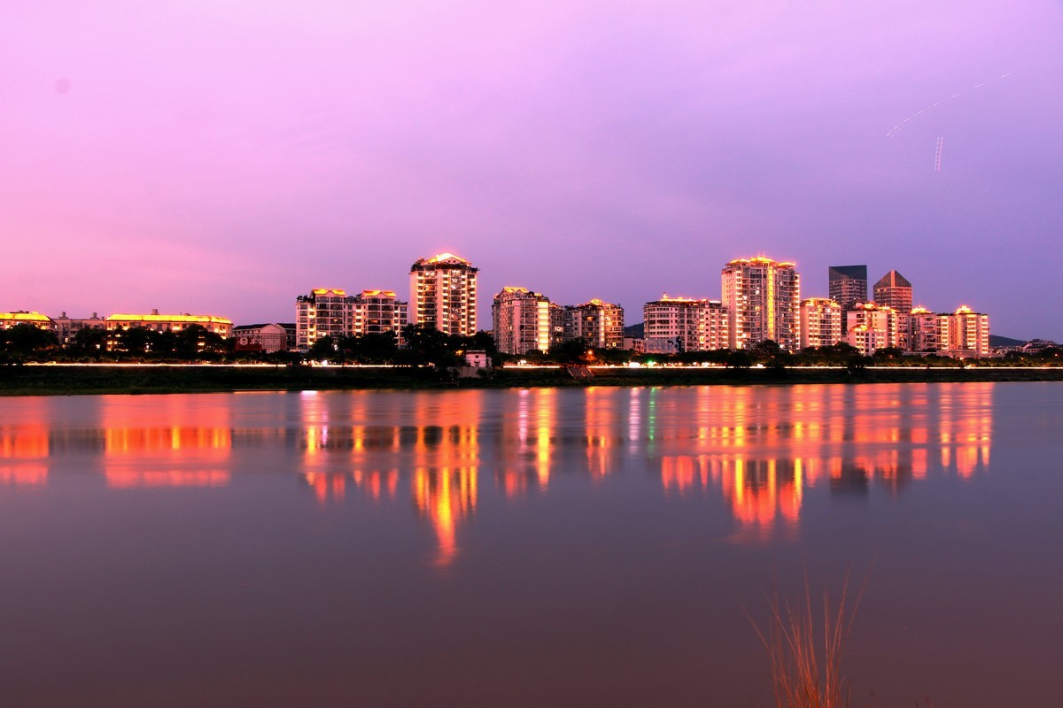拍夜景上瘾，刚好遇到今天的霞光！