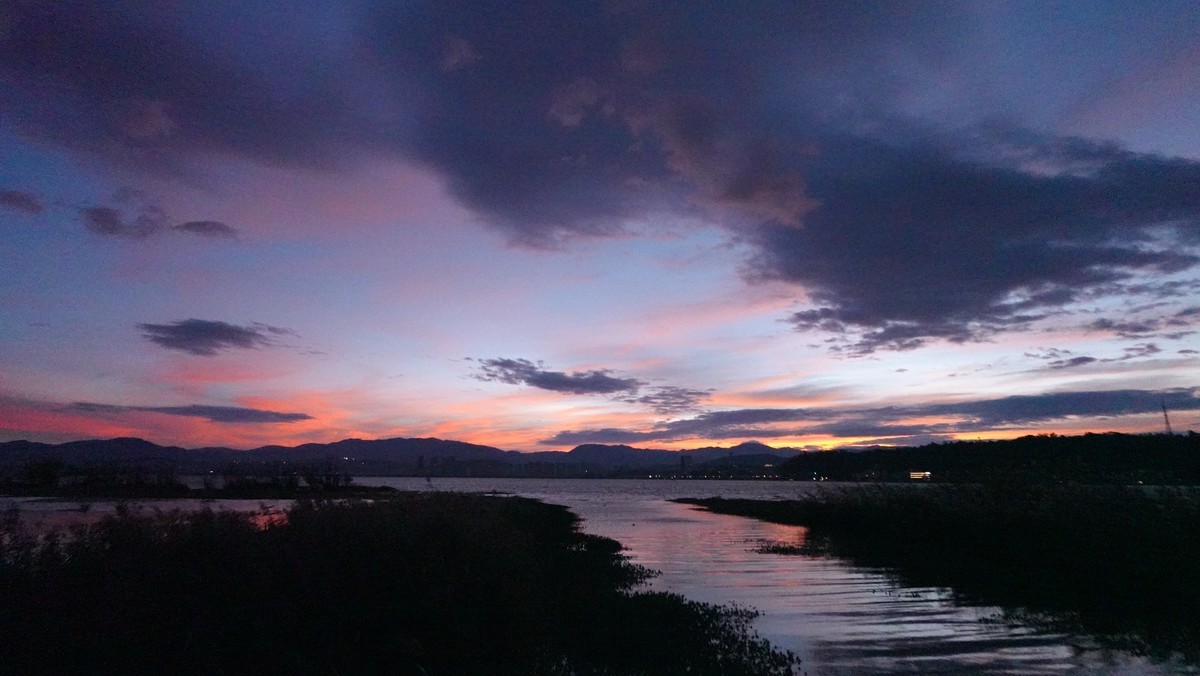 我来发ZV1m2星空(中国)第一贴。