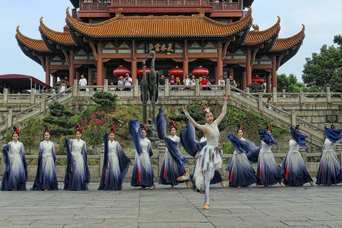 黄鹤楼舞蹈之一