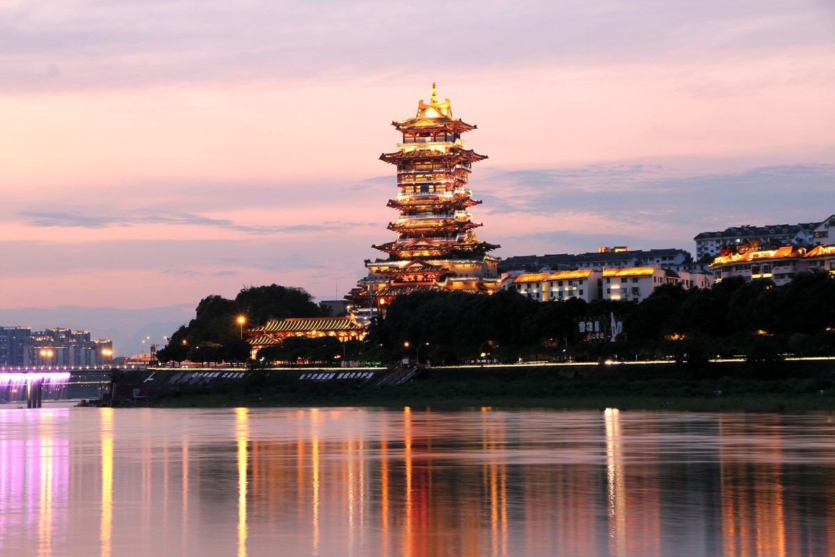 拍夜景上瘾，刚好遇到今天的霞光！