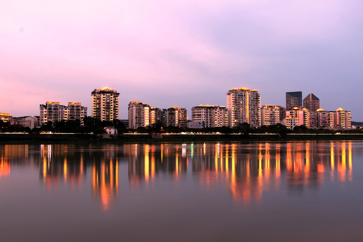 拍夜景上瘾，刚好遇到今天的霞光！