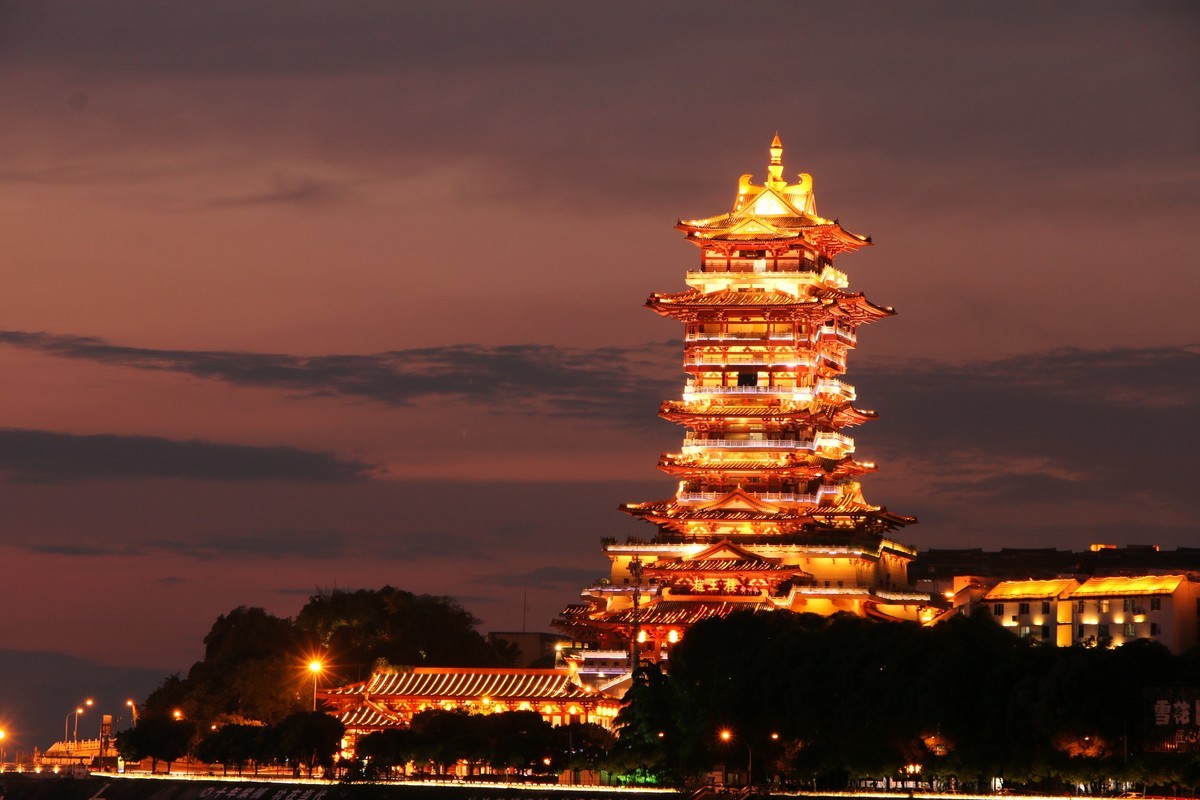 拍夜景上瘾，刚好遇到今天的霞光！