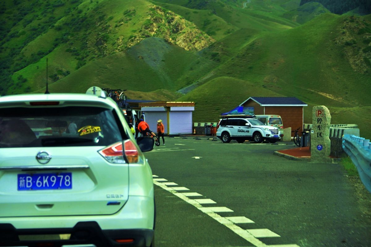 北 疆 游 [ 独 库 公 路 走完北段到达独山子  ! } { 230`}