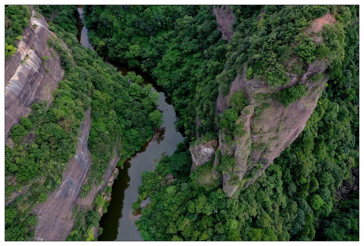 家在好山好水中