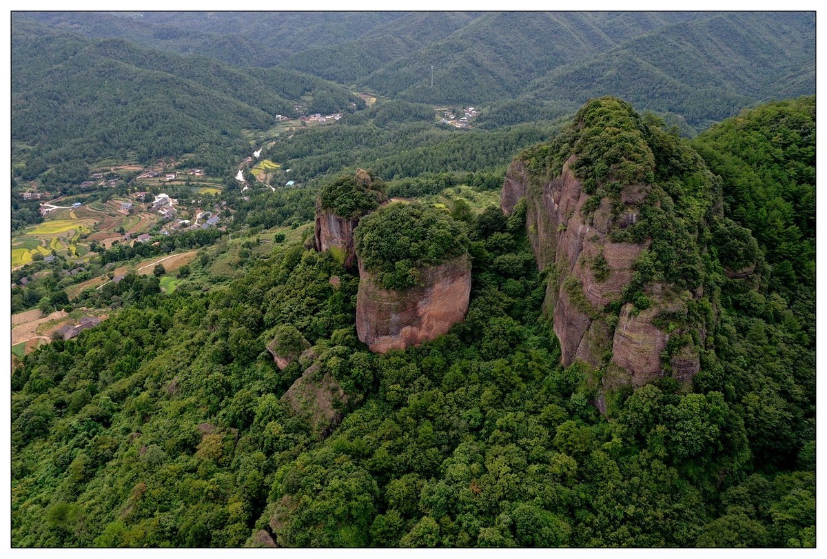 家在好山好水中