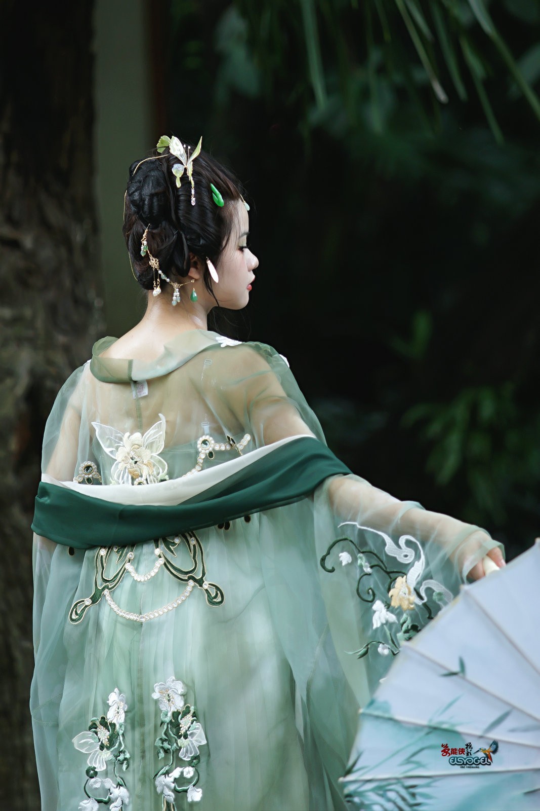 【林中情怀】---小美