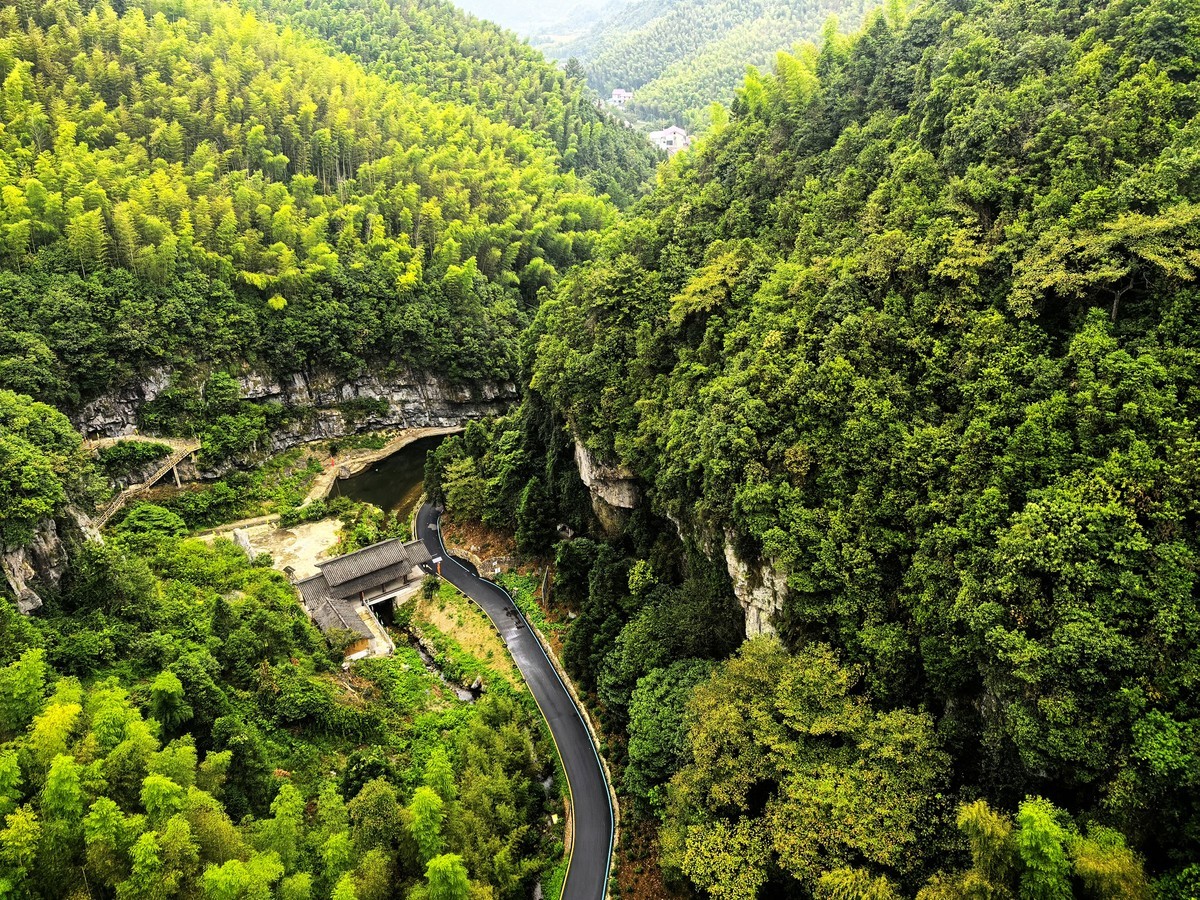 皖南宁国阿勒泰（皖南川藏线）---真也天镜的初秋二华为PURE 70 ULTRE直出）