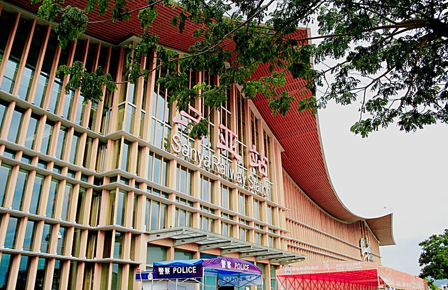 《不老松：纪实摄影》（12）从海口乘高铁沿东线去三亚之途中景!