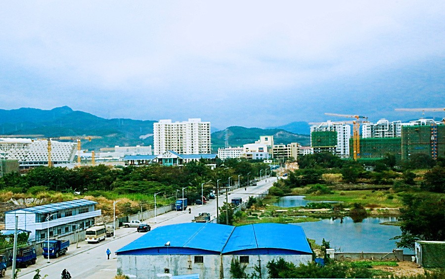 《不老松：纪实摄影》（12）从海口乘高铁沿东线去三亚之途中景!