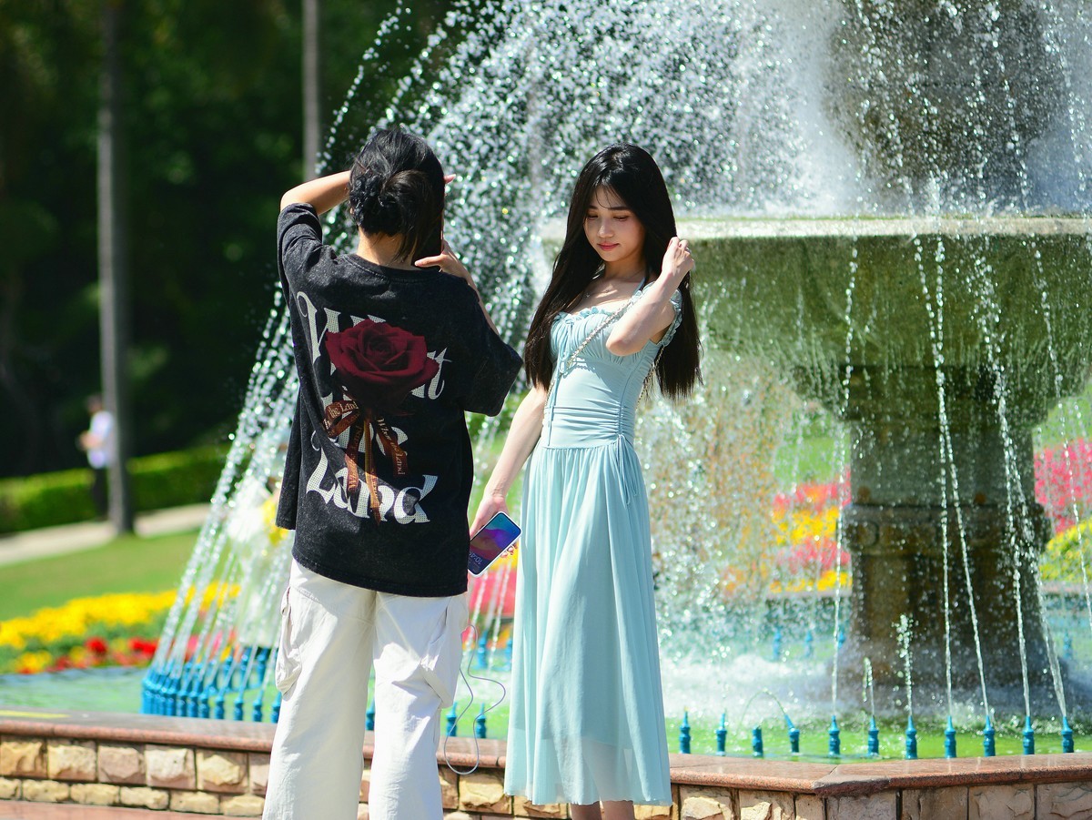 试下连续拍摄。