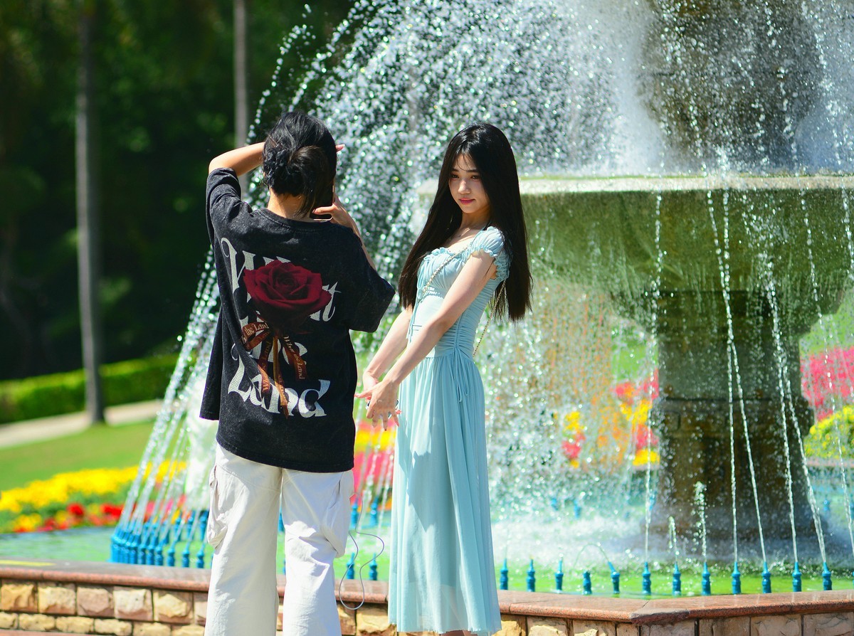 试下连续拍摄。