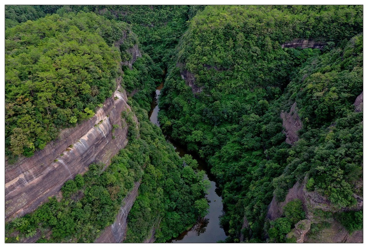 家在好山好水中