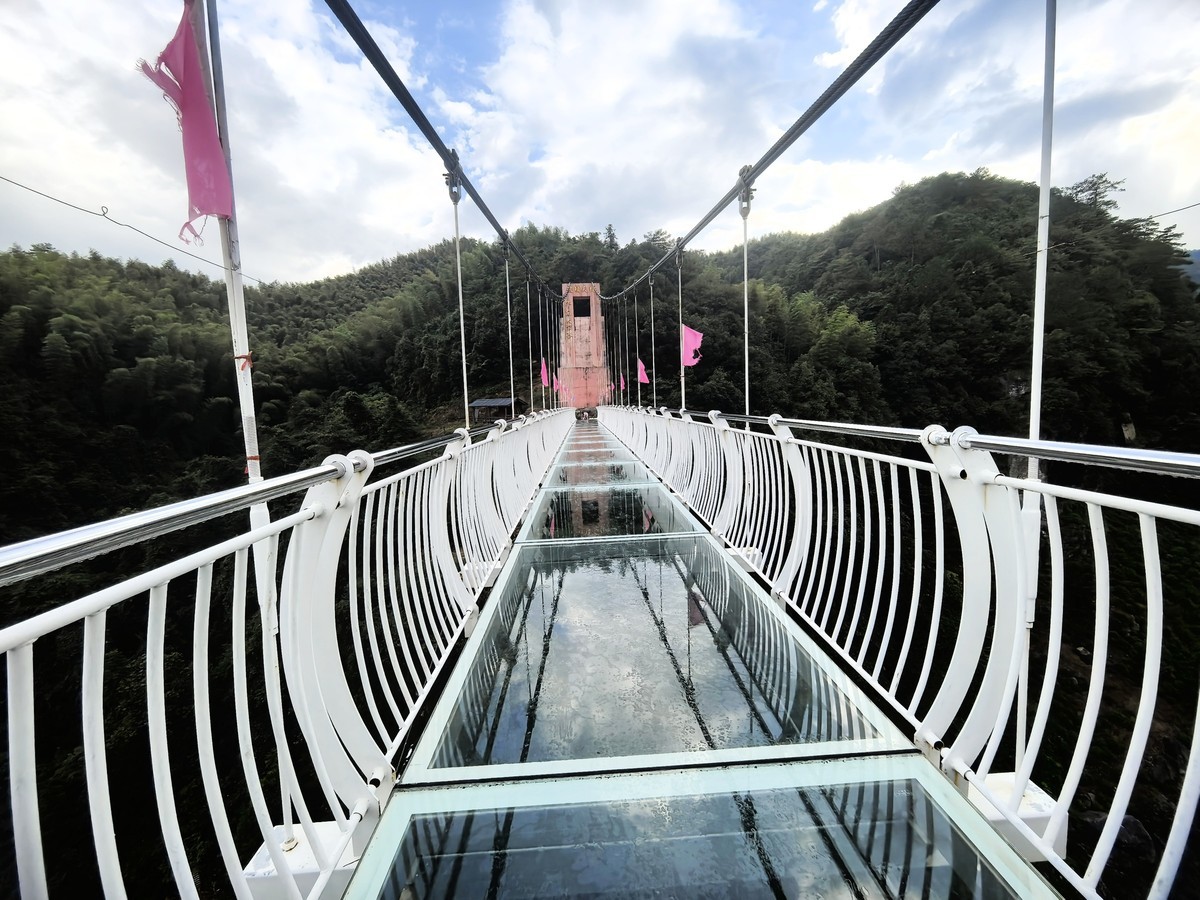 皖南宁国阿勒泰（皖南川藏线）---真也天镜的初秋二华为PURE 70 ULTRE直出）