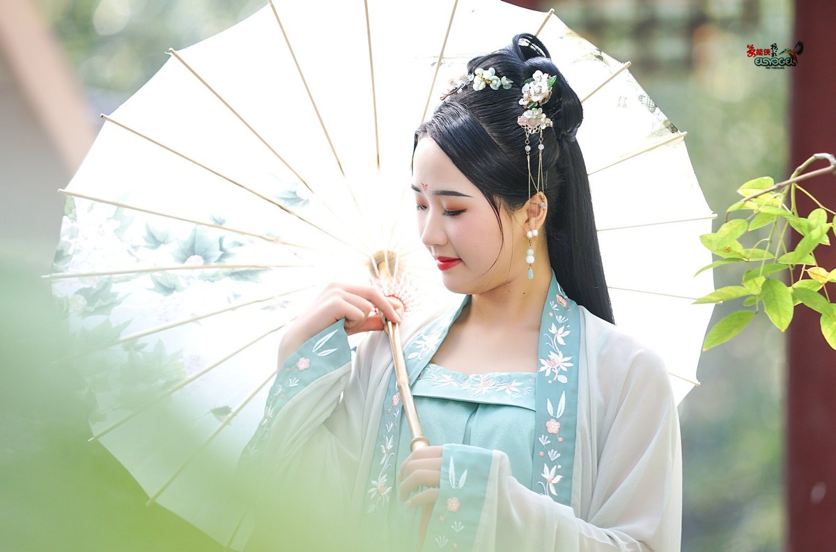 【汉服美女】---小董