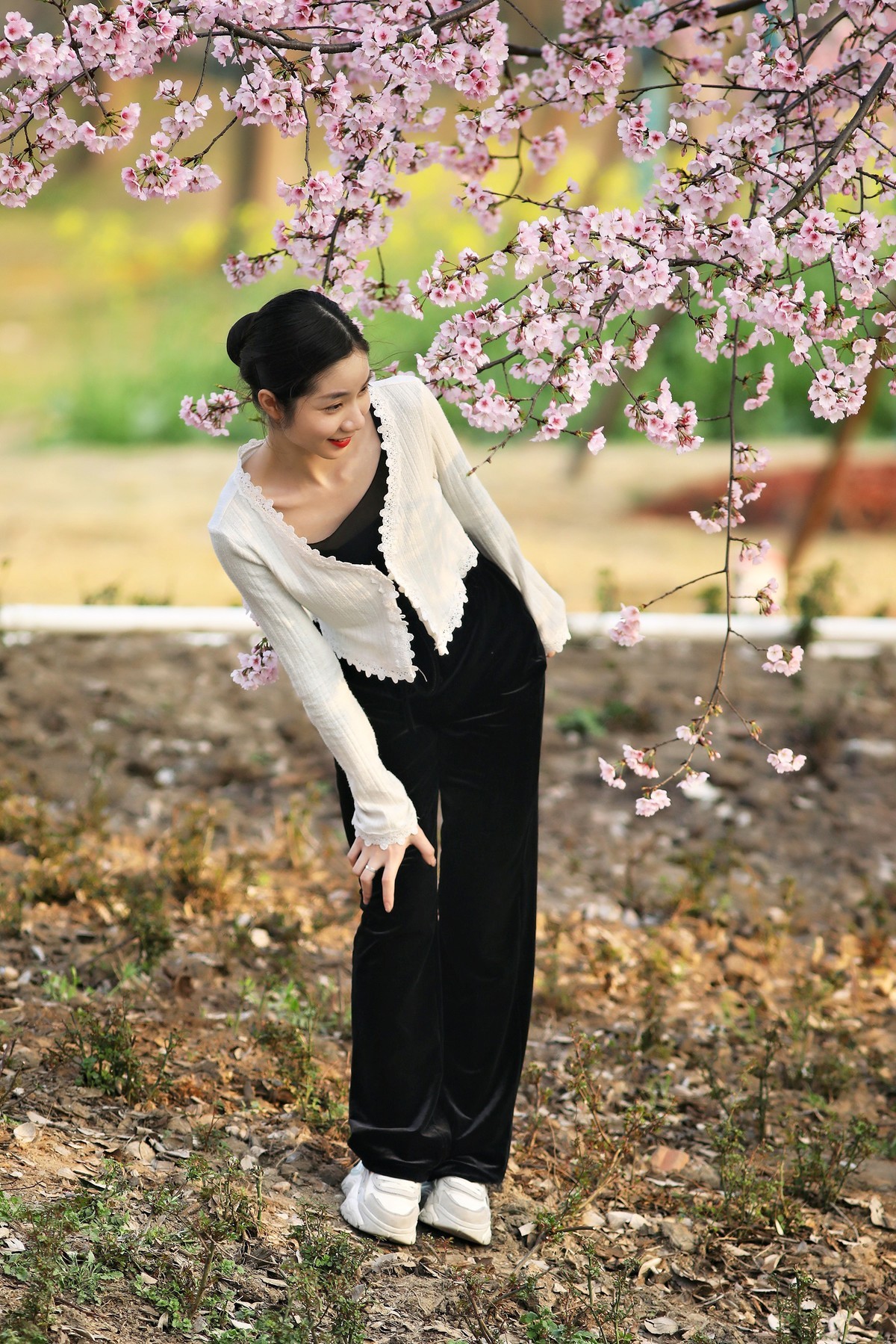 文女（试用 Perfectly Clear WorkBench）樱花树旁留个影系列06