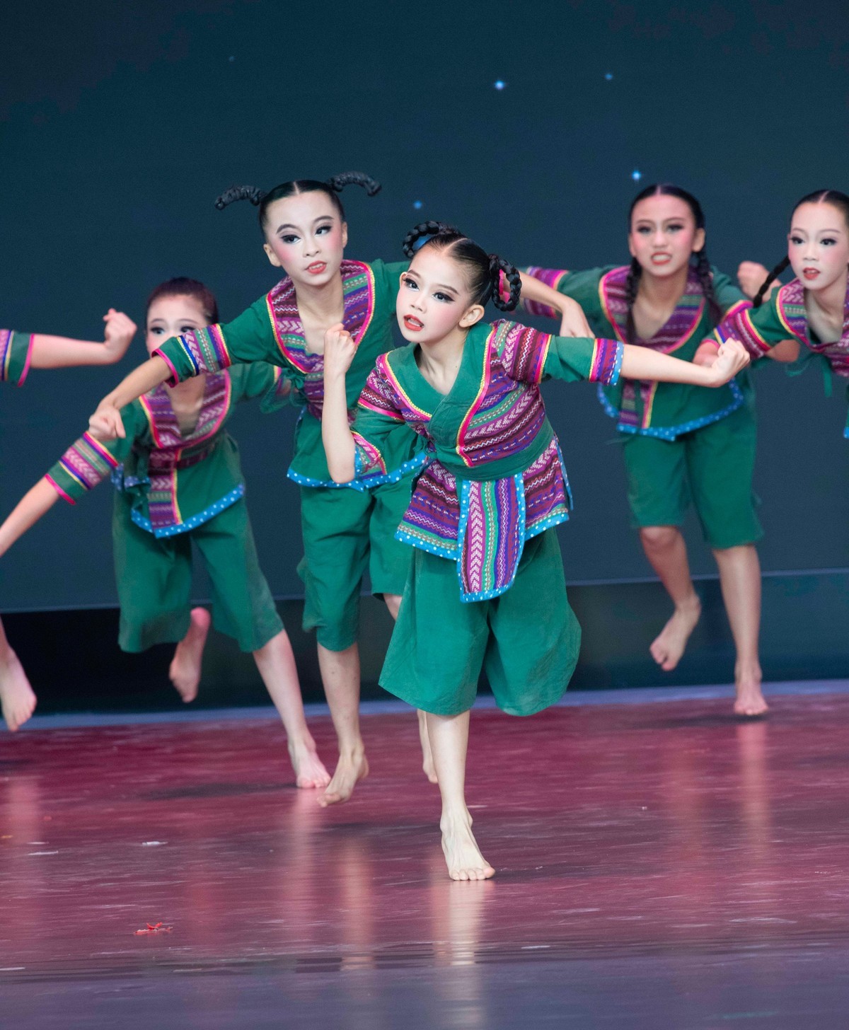 荔湾区中小学—光彩夺目的舞蹈（1）