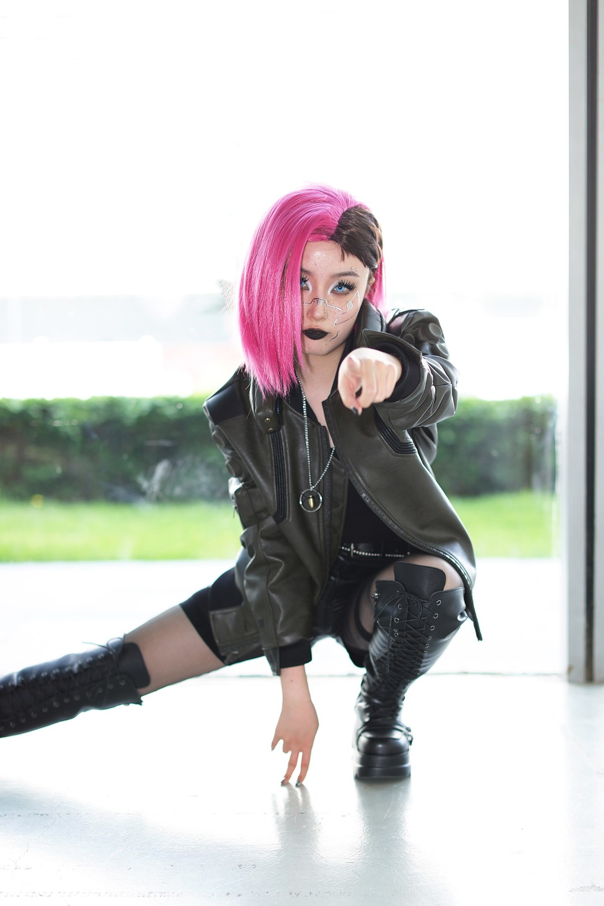 有一点酷酷的女生