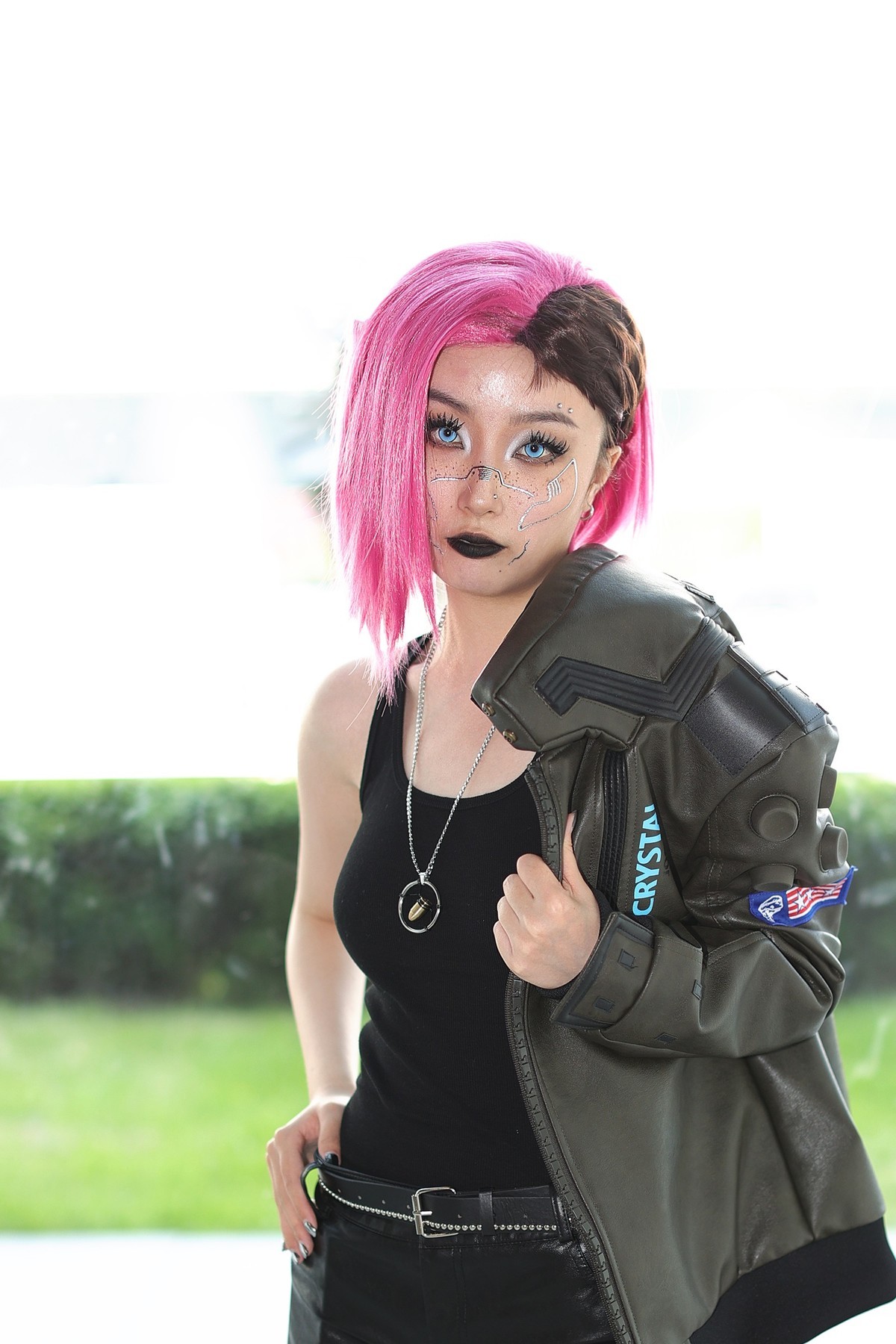 有一点酷酷的女生