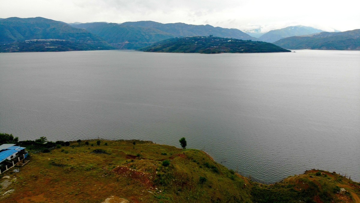 航拍云南巧家一偶