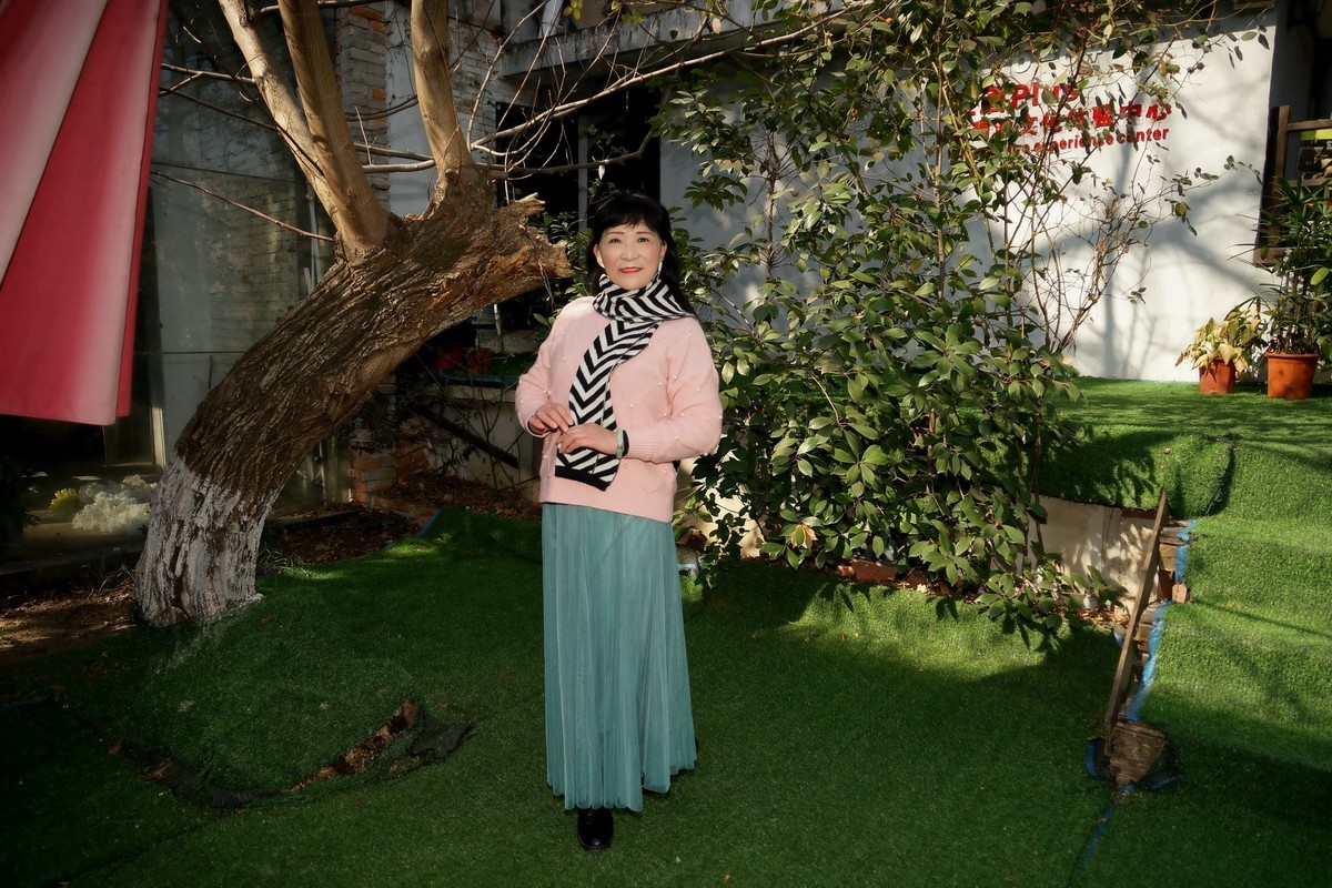 环境人像---汉阳造文化园---开心的海蓝宝美女！