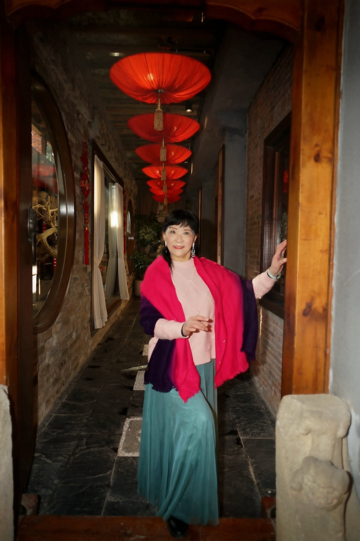 环境人像---汉阳造文化园---开心的海蓝宝美女！