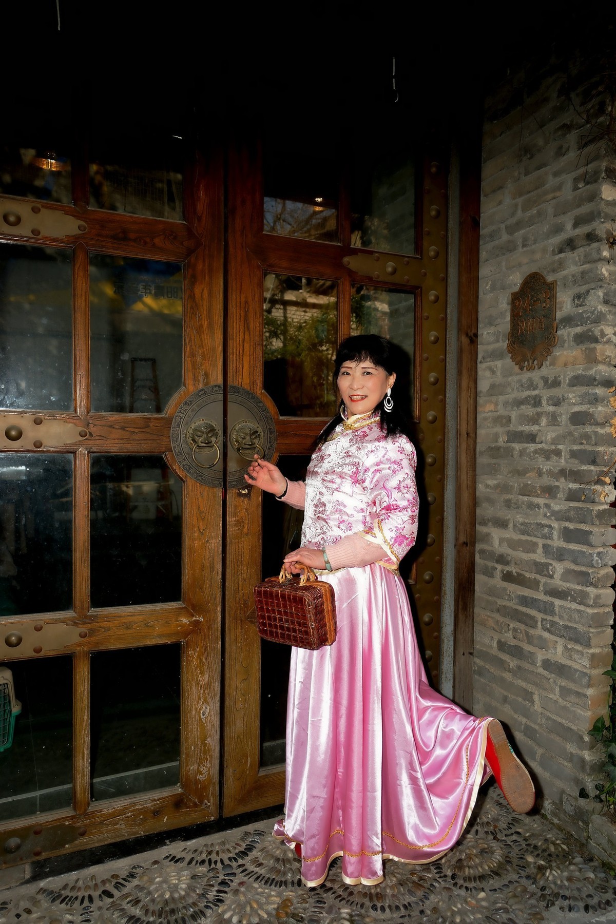 环境人像---汉阳造文化园---开心的海蓝宝美女！