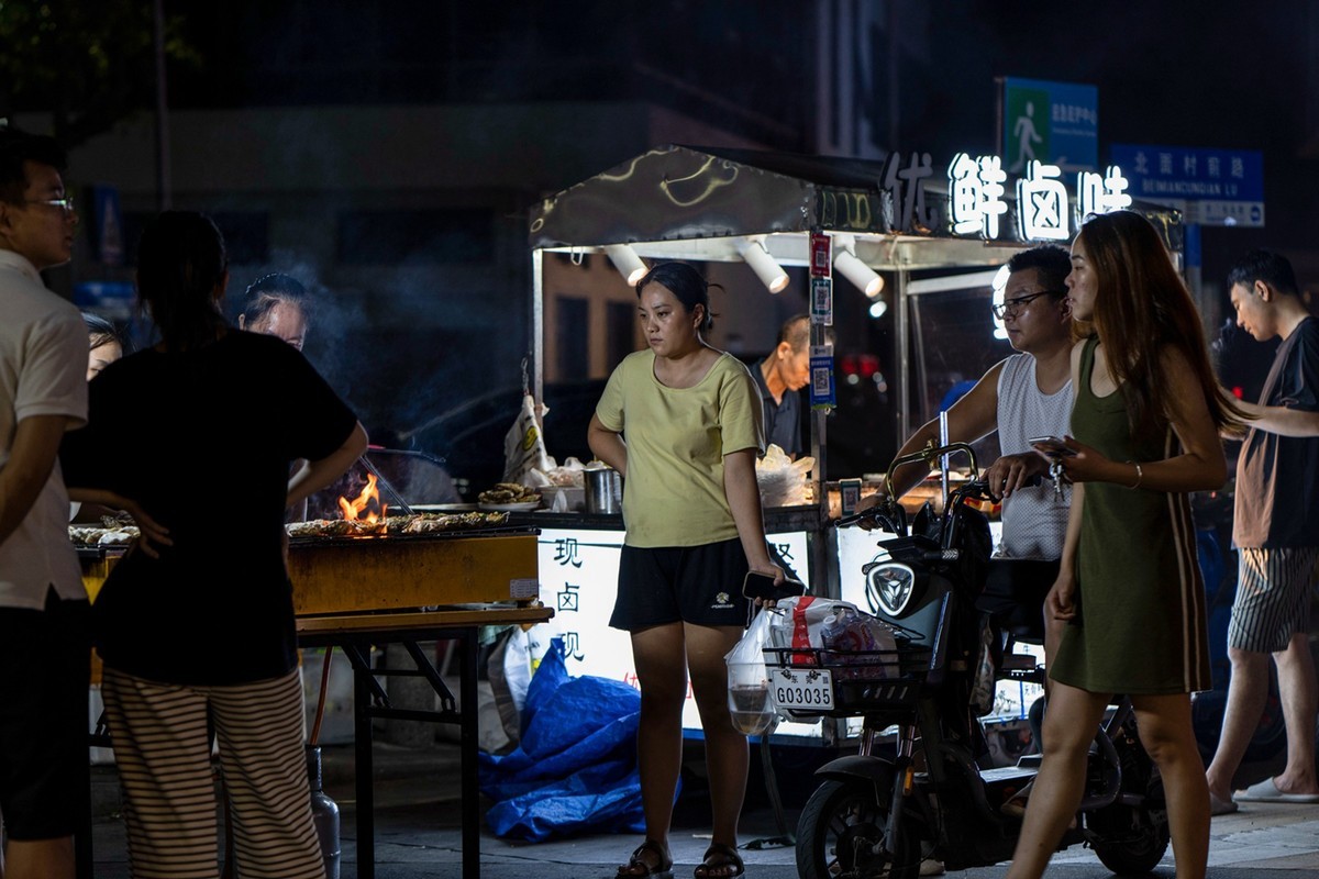 a7Rm4A+Zeiss Batis 85F1.8 ( 夜拍美食一条街 )试机镜