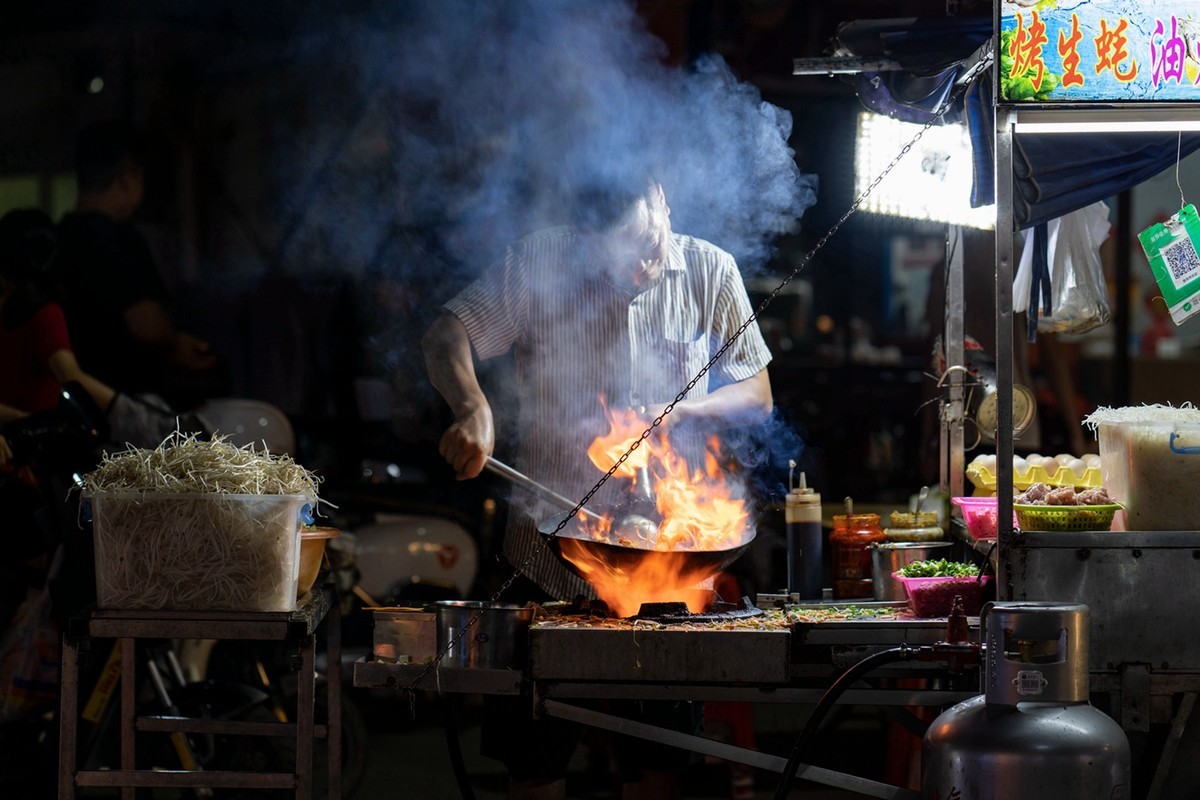 a7Rm4A+Zeiss Batis 85F1.8 ( 夜拍美食一条街 )试机镜