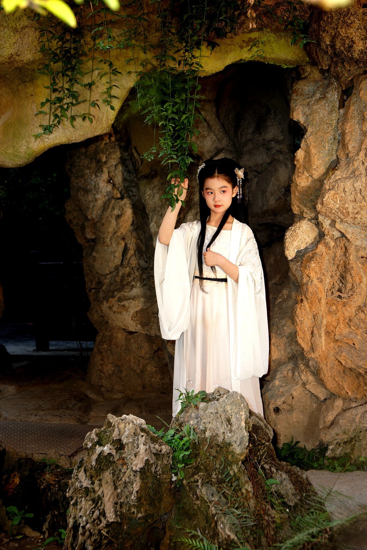 汉口里的古装小女童！