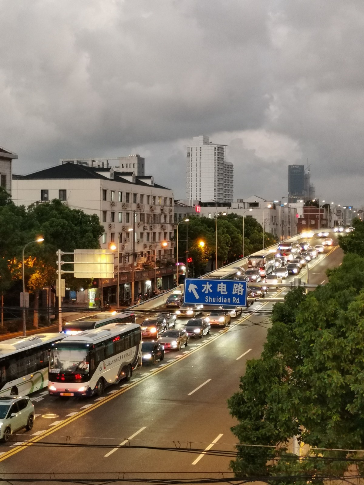 傍晚散步  见闻周边的路桥