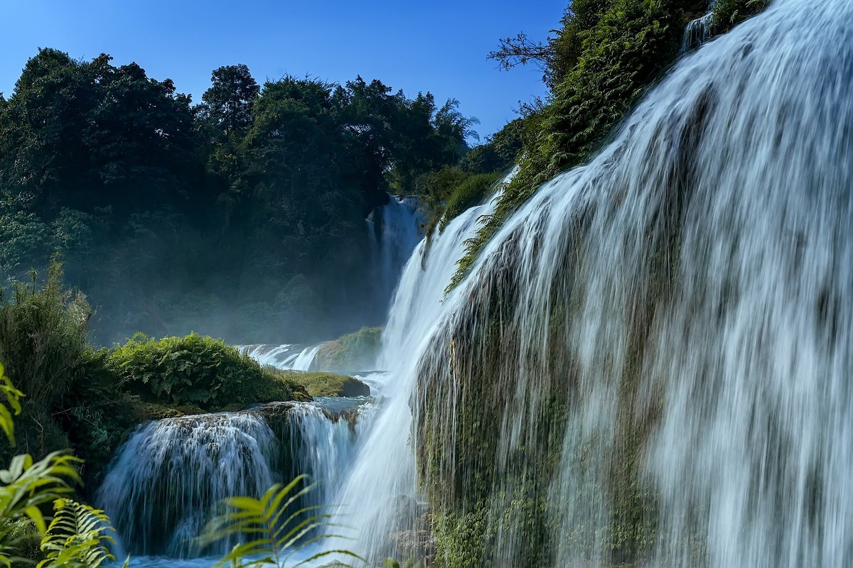 广西崇左《德天瀑布 》