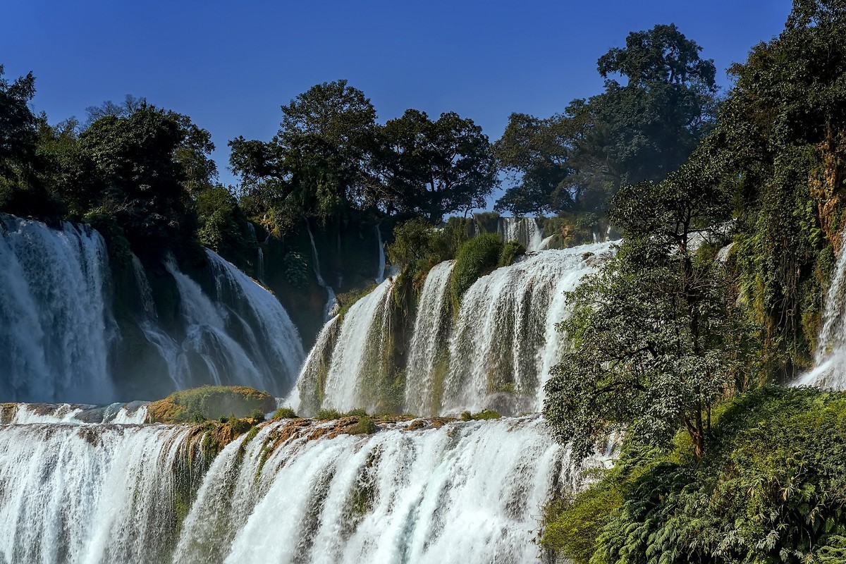 广西崇左《德天瀑布 》