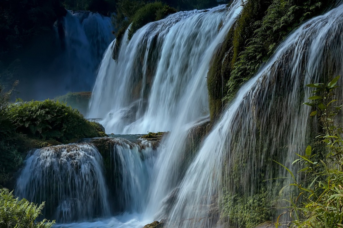 广西崇左《德天瀑布 》