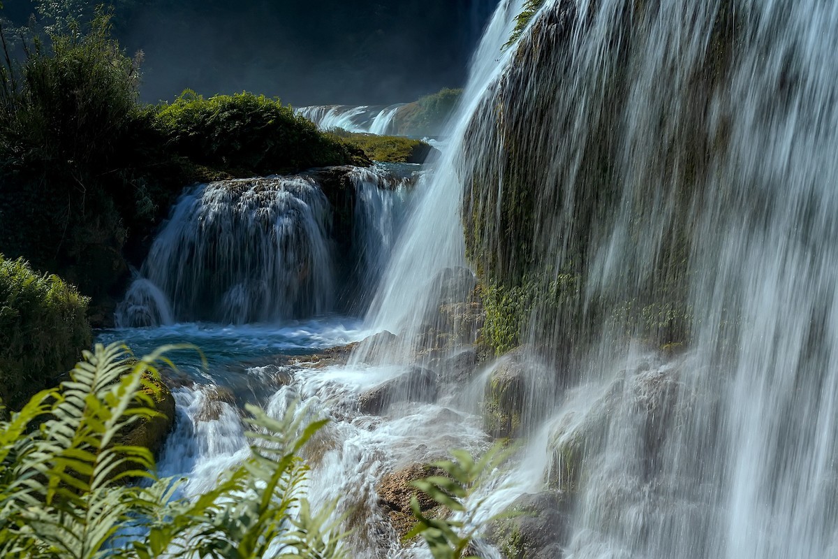 广西崇左《德天瀑布 》