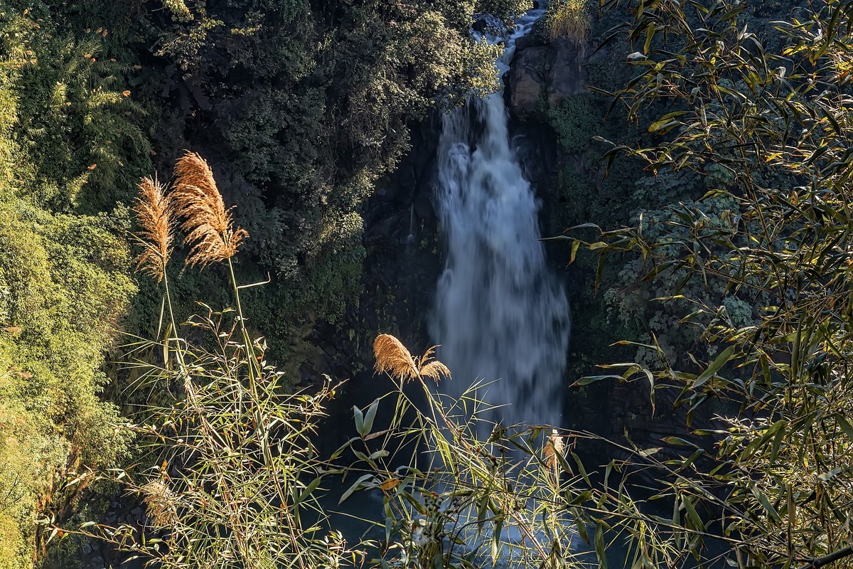 腾冲叠水河瀑布